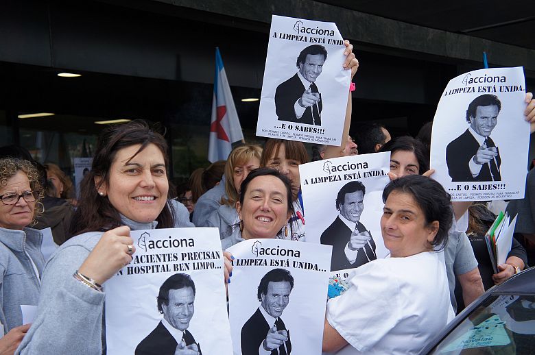 2016 04 27 ProtestaCIGsanidadePublicaCunqueiroVigo07.JPG